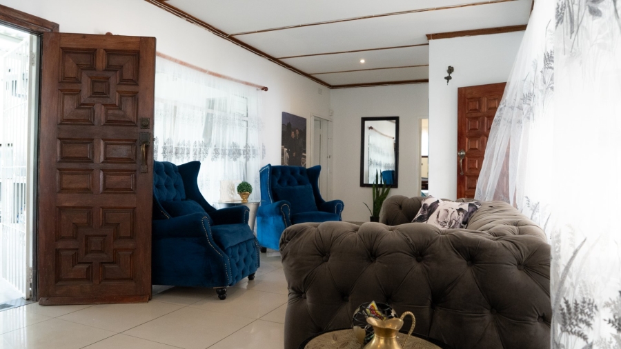  Bedroom Property for Sale in Flamwood North West